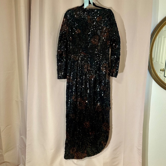 Beautiful Evening/Event Gown - Picture 9 of 10